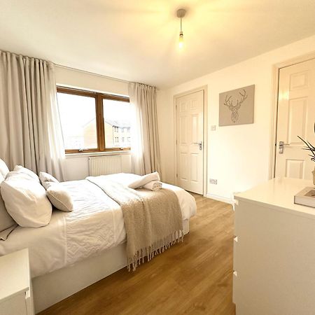 Private Room With En-Suite And Parking In Shared Flat Glasgow Extérieur photo